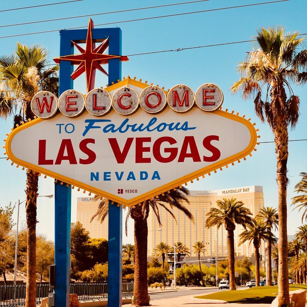 welcome to fabulous las vegas nevada signage